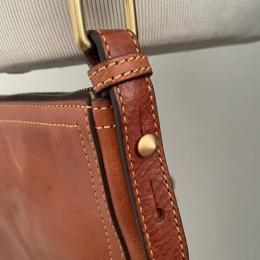 Dooney & Bourke Florentine Huntington Letter Carrier Bag - Picture 6 of 12